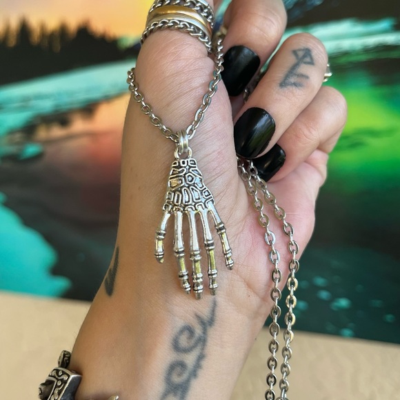 skull hands set earrings necklace goth halloween silver plated & stainless steel - Picture 3 of 12